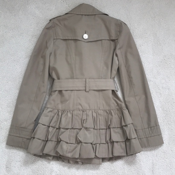 Express Ruffle Jacket - Picture 4 of 4
